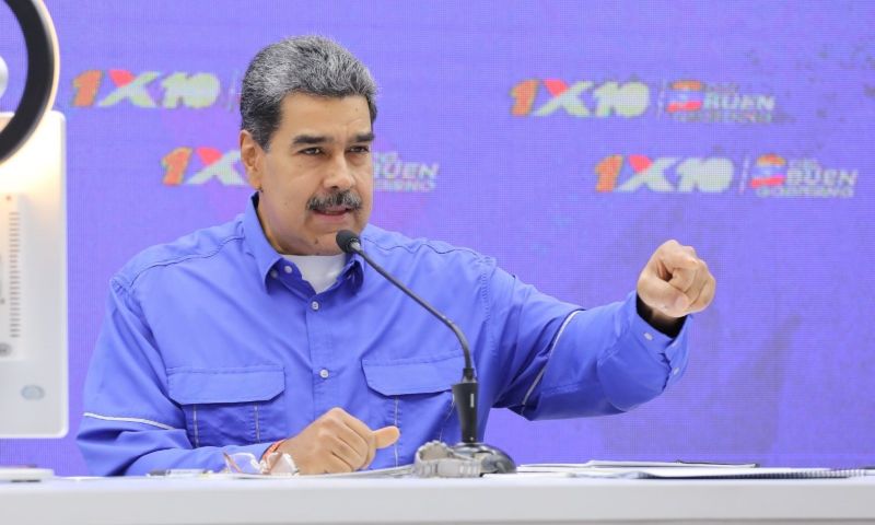 Maduro designó madrinas y padrinos para activar 1x10 "del buen gobierno"