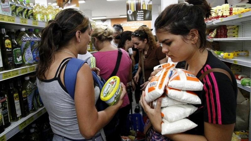 Inflación en Venezuela repuntó: 4,2% Bs y 4,5% US$
