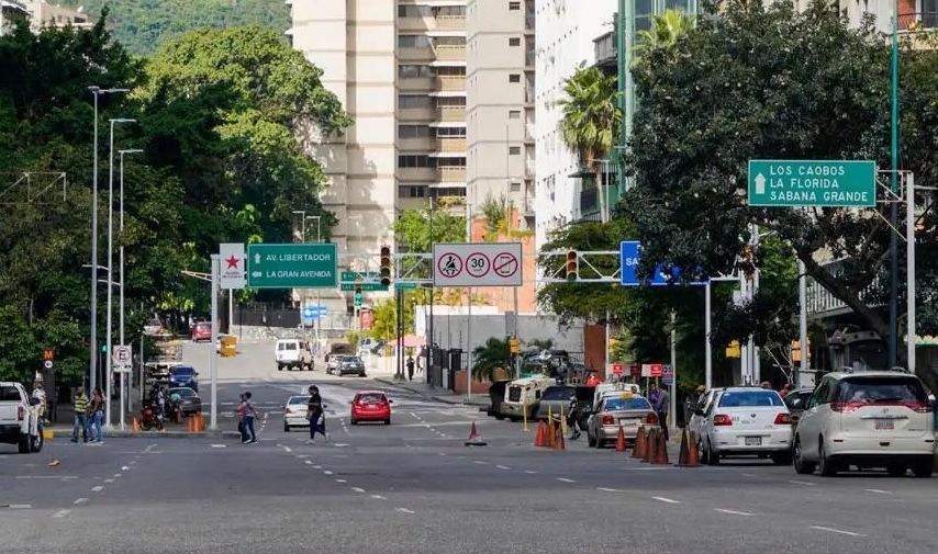 Las vías cerradas en Caracas por inscripción de Maduro ante el CNE