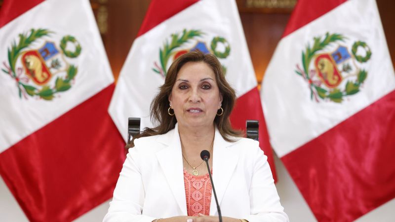 Fiscalía allanó residencia de la presidenta de Perú