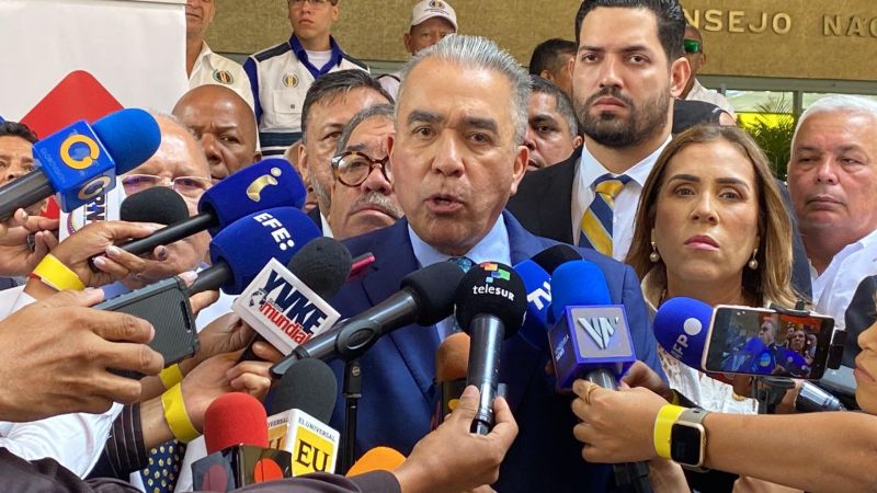 Luis Eduardo Martínez: "Seré presidente en paz y electoralmente"