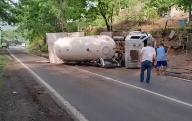 Gandola aplastó a una familia en Guárico