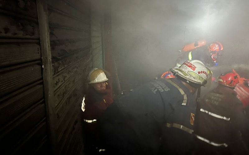 Incendio en el mercado de La Hoyada dejó 9 locales afectados