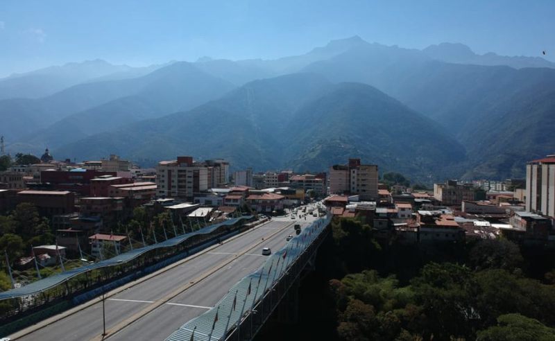 Abogado cayó desde un viaducto en Mérida