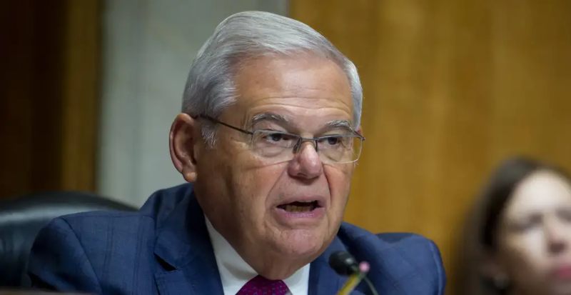 Lingotes de oro y miles de dólares: el escándalo del senador Bob Menéndez