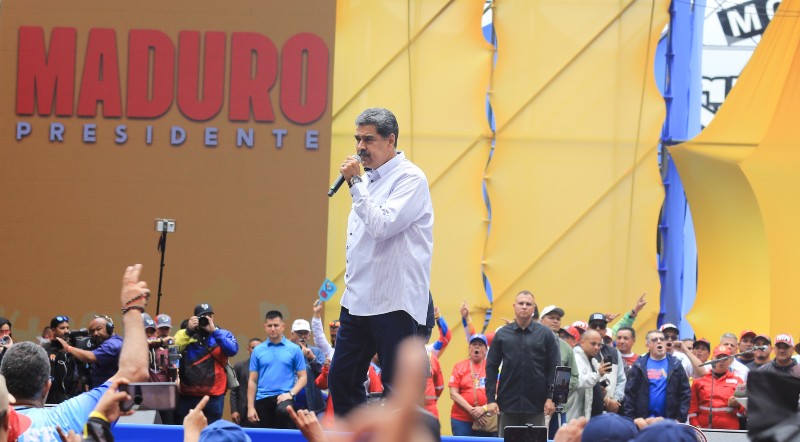 Maduro pide el voto a los trabajadores con salarios de Bs. 130