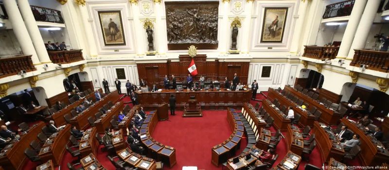 Perú aprobó ley que prescribe crímenes de lesa humanidad