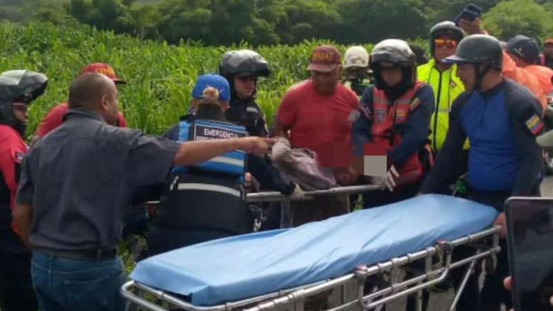 Tres fallecidos dejó vuelco de un camión del Seniat