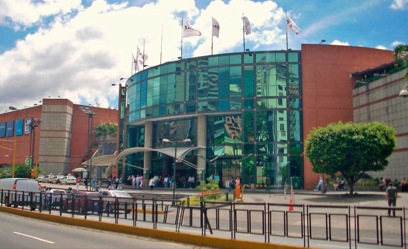 Centros comerciales definen su horario para el 28 de julio