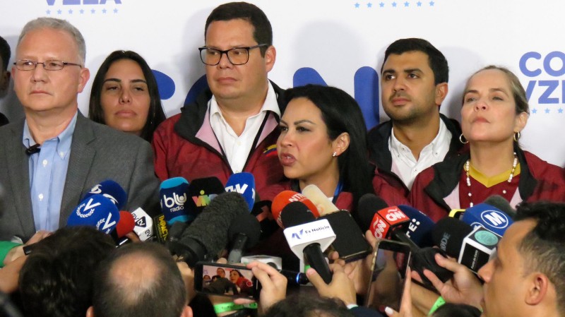 Unidad: "CNE está impidiendo transmisión de algunas actas"