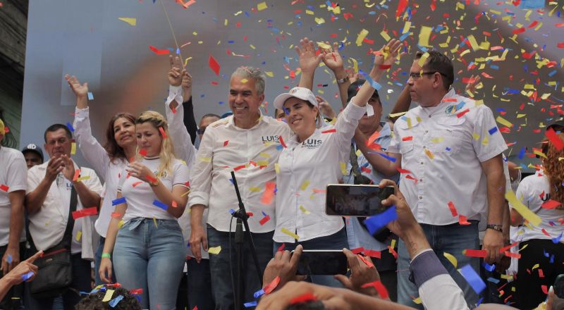 Luis Eduardo Martínez cerró campaña en Petare: "Vamos a cambiar en paz"