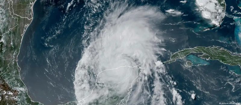Texas en alerta por llegada de Beryl, ahora tormenta tropical