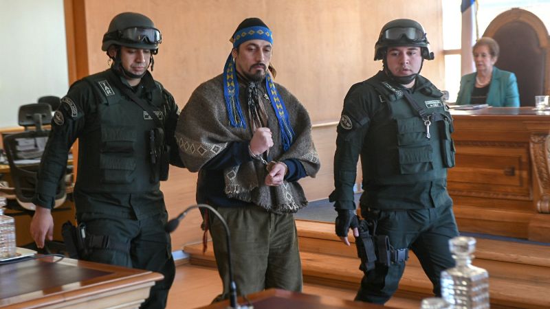 Detenido líder mapuche por amenazar de muerte a médico venezolano