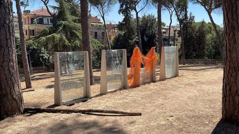 Destruyeron el monumento de Simón Bolívar en el Monte Sacro
