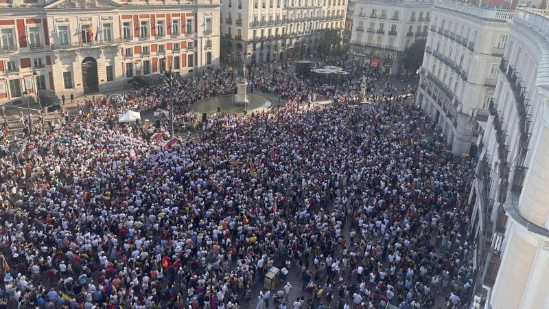 Miles de migrantes venezolanos reclaman "la verdad" al CNE +FOTOS