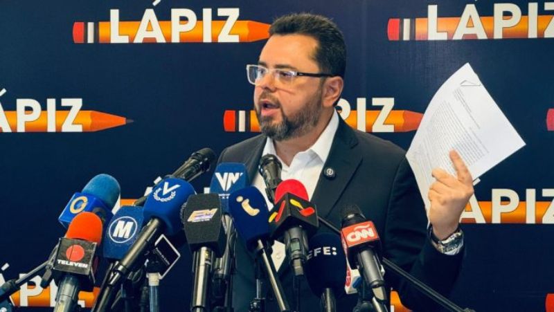 Ecarri carga contra Maduro por "autoaislarse" cerrando vuelos