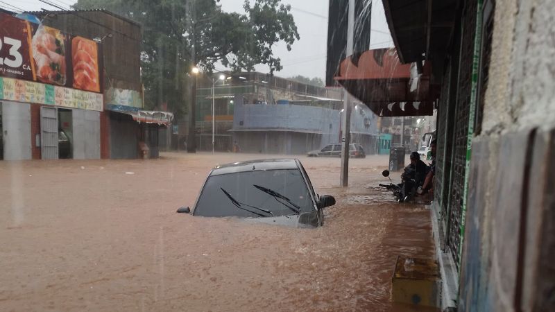 Por segundo día lluvias causaron caos en Caracas +VIDEOS