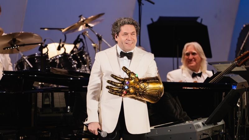 El obsequio de Marvel al venezolano Gustavo Dudamel +VIDEO