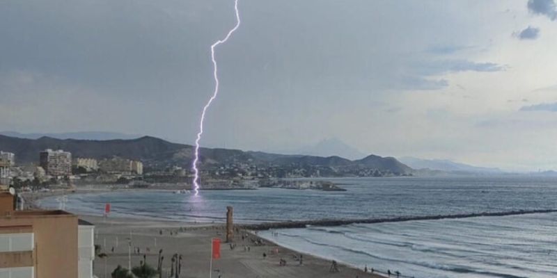 Lo mató un rayo en playa de La Guaira