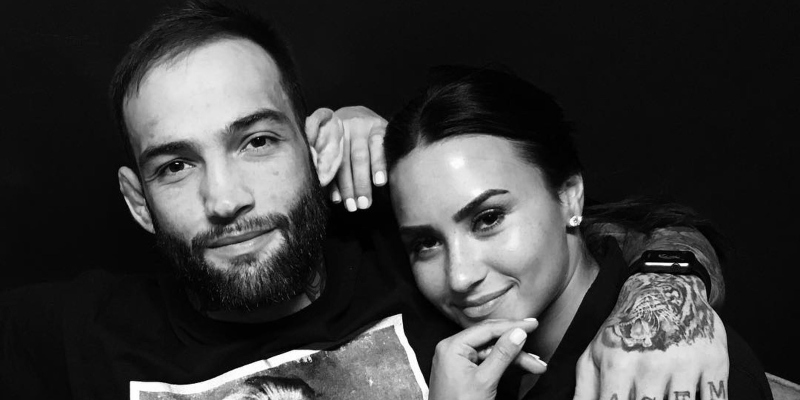 Guilherme Bomba y Demi Lovato mantuvieron noviazgo entre 2016 y 2017.