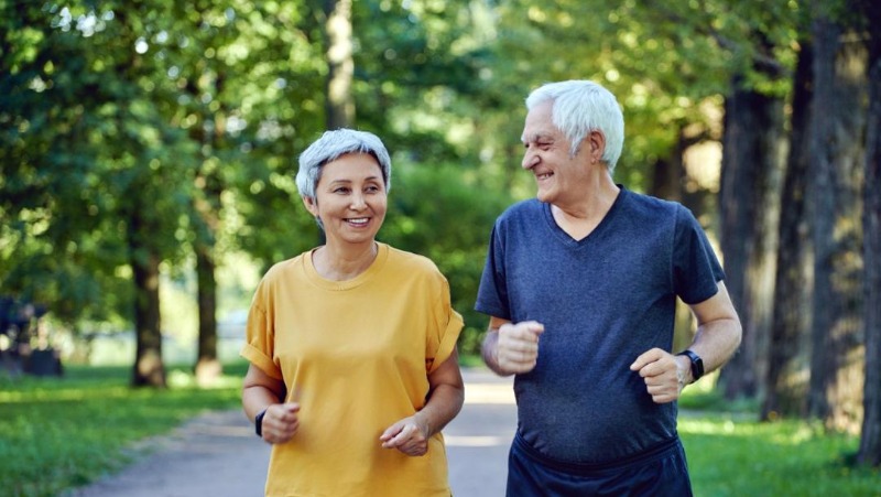 El tiempo que debes caminar a diario si eres mayor de 50 años