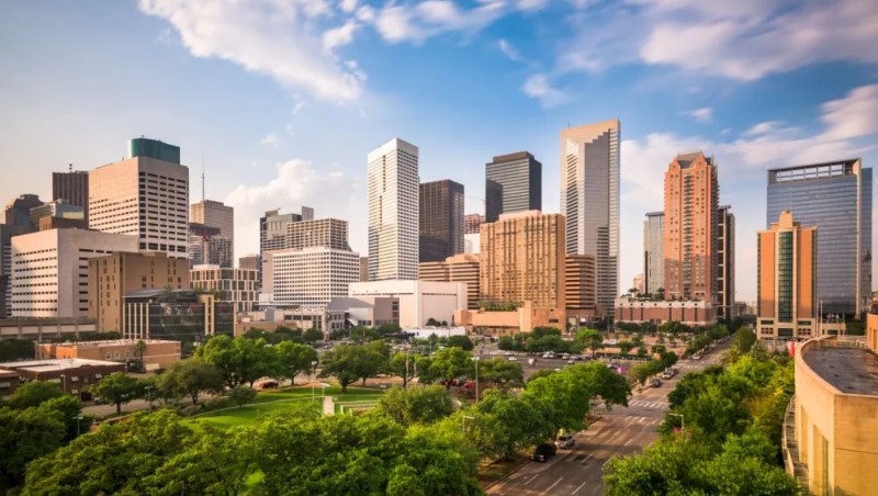 Texas ofrece empleo a latinos con salario de 20 dólares