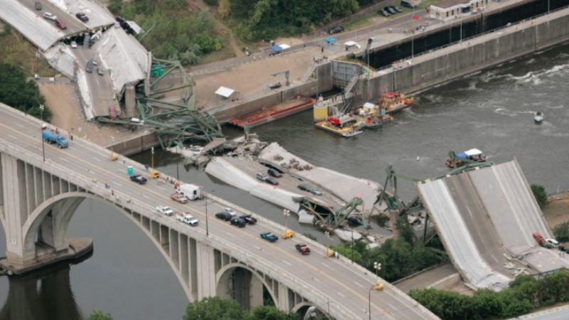 3 muertos y 4 heridos por derrumbe de un puente en Mississippi