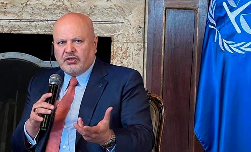 Karim Khan lleva varios casos de crímenes de lesa humanidad en su desempeño como fiscal