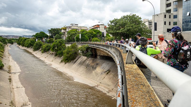 Rescatan cadáver de una mujer en el río Guaire