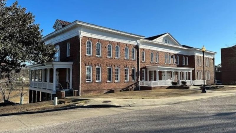 Un muerto tras tiroteo en campus universitario de Alabama