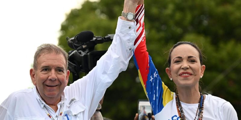Edmundo González designaría vicepresidenta a María Corina Machado