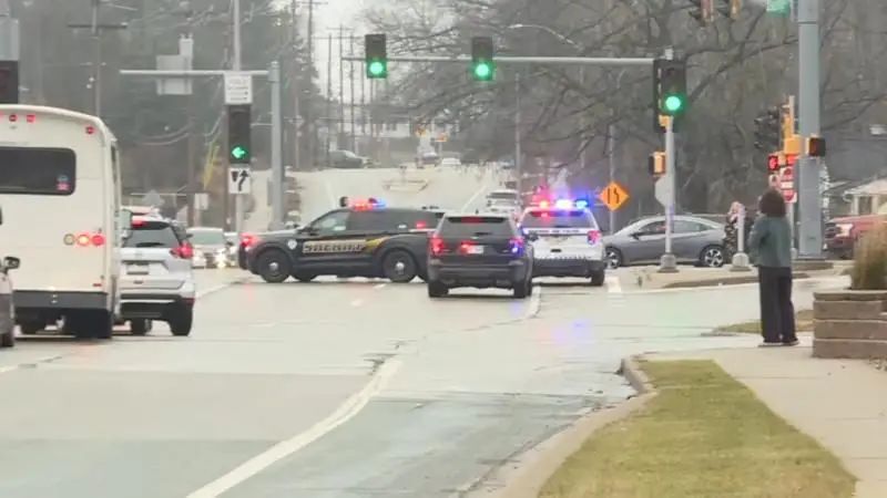 Una adolescente mató a 2 personas en una escuela de EEUU