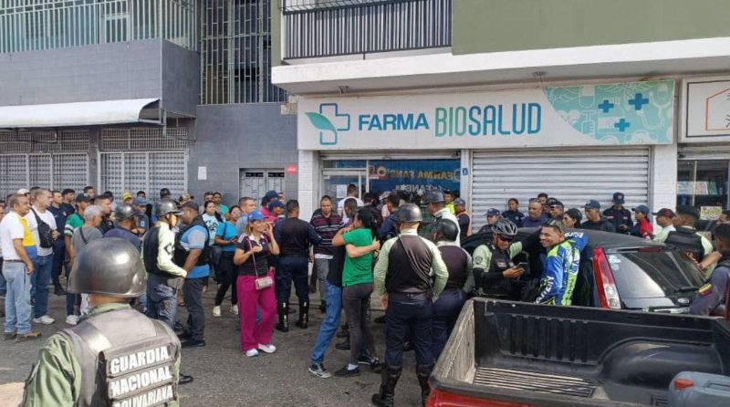 Asesinó a su expareja y luego se disparó en una farmacia de San Carlos