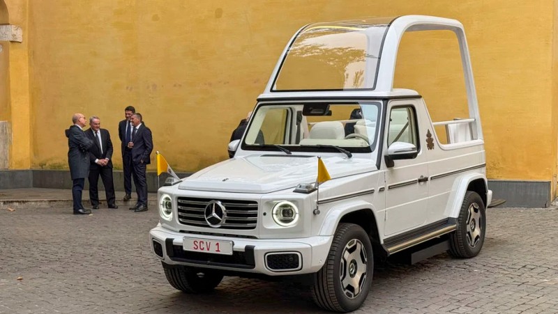 Mercedes-Benz presenta el nuevo "papamóvil" eléctrico