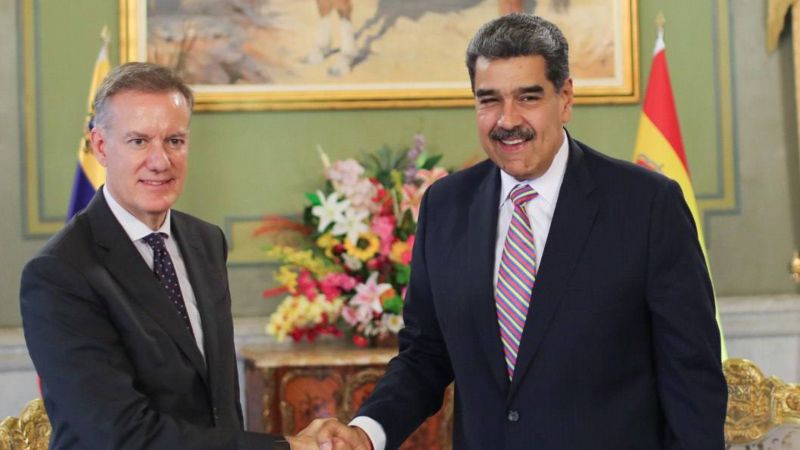 Maduro recibió credenciales de nuevo embajador de España