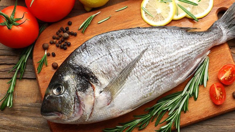 Este pescado reduce el colesterol y riesgo de depresión