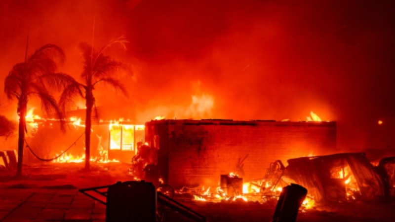 Incendios en California: Evacúan a 30.000 personas +Detalles