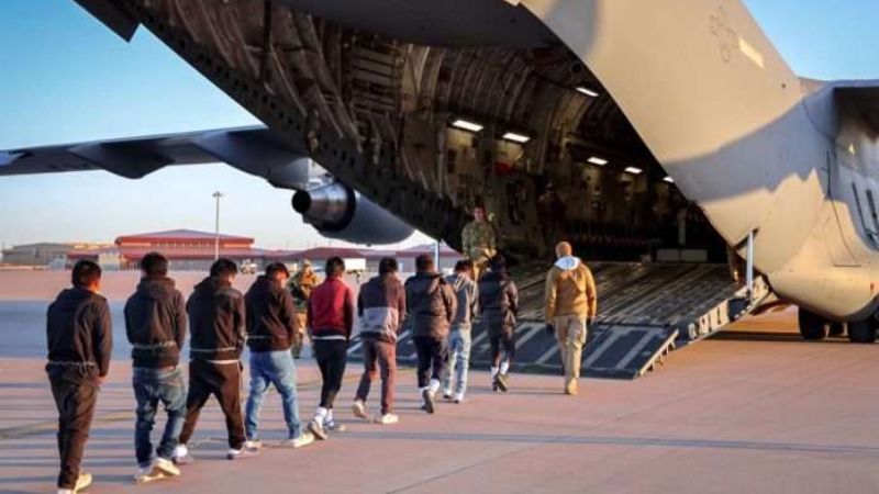 En aviones militares: los primeros vuelos de deportación de EEUU