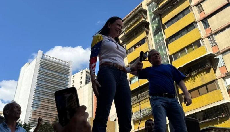 María Corina reaparece en Caracas a horas del 10E +VIDEO