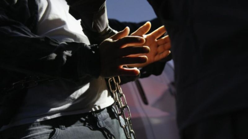 Brasil protesta por trato a sus migrantes esposados y deportados de EEUU