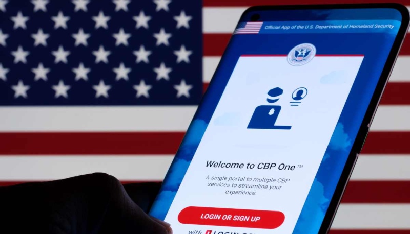 Nuevo gobierno de EEUU cierra CBP One, aplicación que dejaba ingresar migrantes