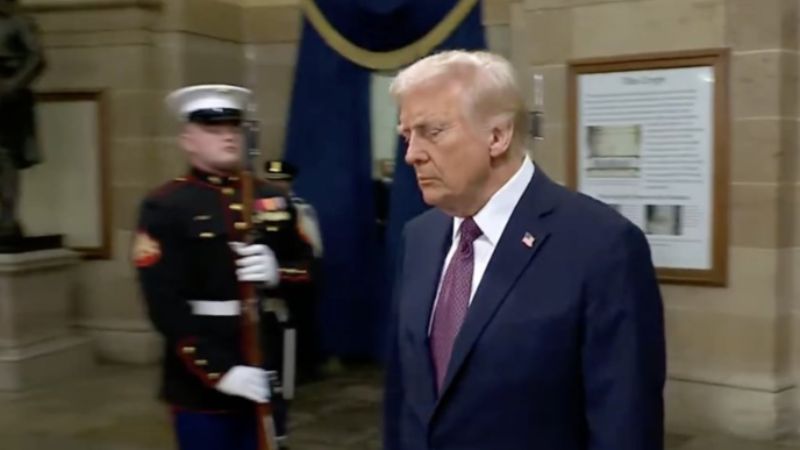 Donald J. Trump llega al Capitolio para asumir la presidencia +VIDEO