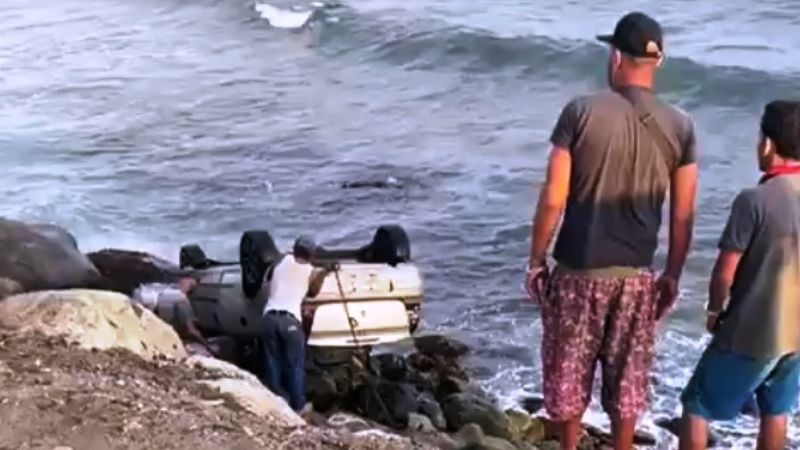 Terminó herida al volcar su carro en una playa de La Guaira