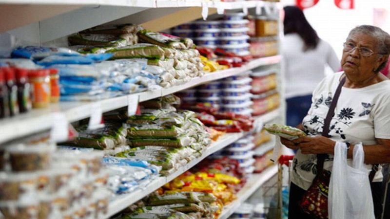 Salario mínimo cayó a $2,13 ante aumento de la tasa BCV