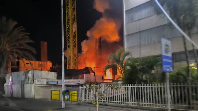 Fuerte incendio en Las Mercedes: restringieron el tránsito vehicular