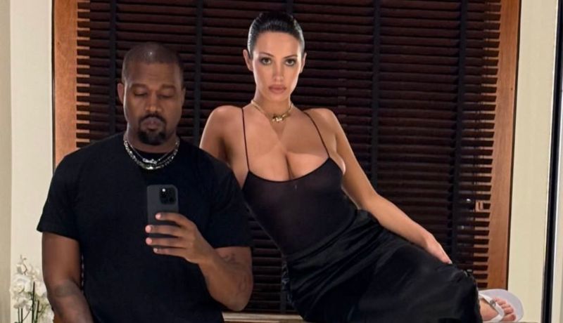 Esposa de Kany West fue a los Grammy "totalmente desnuda" +FOTOS