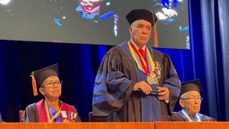 Rector Martínez a nuevos profesionales de Unitec: "¡Nunca se rindan!"