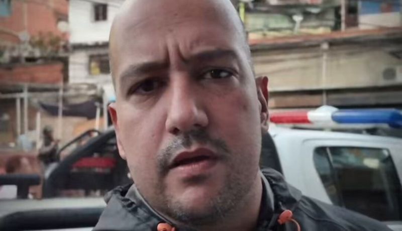 Audiencia del periodista Román Camacho fue aplazada: lo procesan por delitos contra el odio