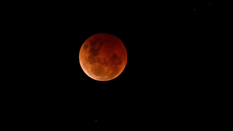 La "Luna de sangre" alumbró el cielo de Venezuela este 14mar +FOTOS