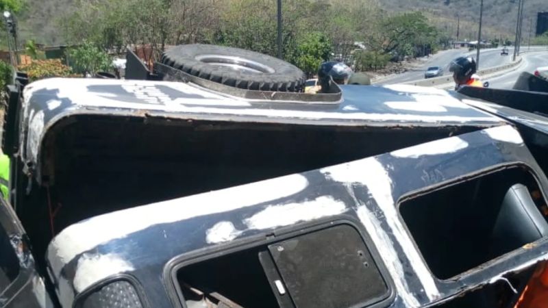 15 heridos dejó volcamiento de un rústico en la Caracas - Guarenas
